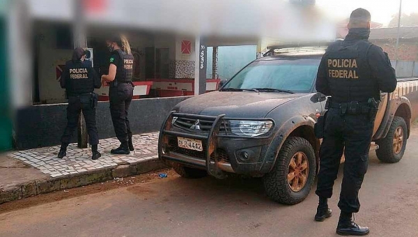 Contrabandistas de cigarros entram na mira da Polícia Federal e seis mandados são cumpridos no Acre