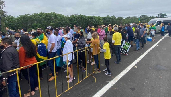 Decepção: Bloqueio da PRF deixa acreanos a 15km de distância de Bolsonaro