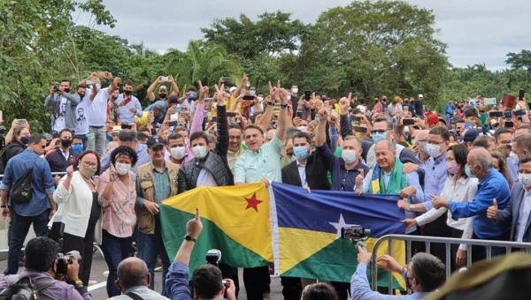 Diferente de Bolsonaro, Gladson usa máscara durante inauguração da ponte do Madeira e diz: “vai ligar o Acre às demais capitais”