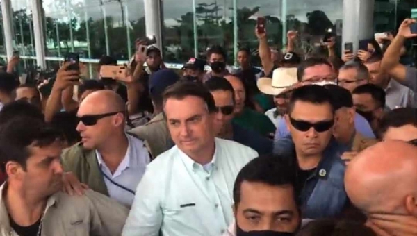 Bolsonaro frustra expectativas de acreanos e não vem jantar em Rio Branco