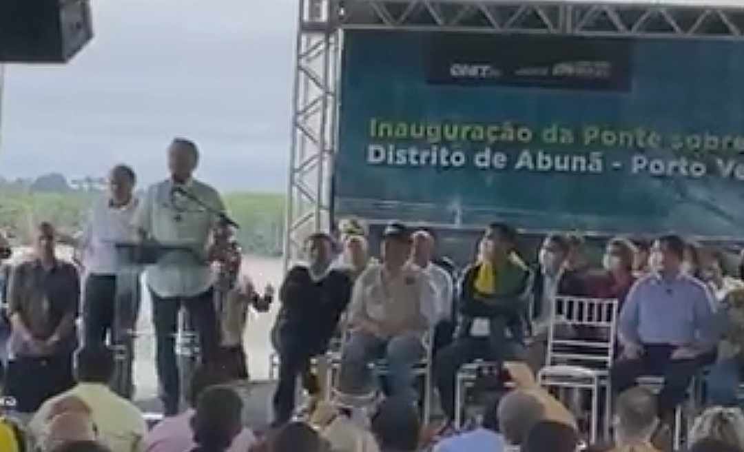 “Não se justifica a partir de agora fechar qualquer ponto do Brasil”, diz Bolsonaro na ponte do Madeira