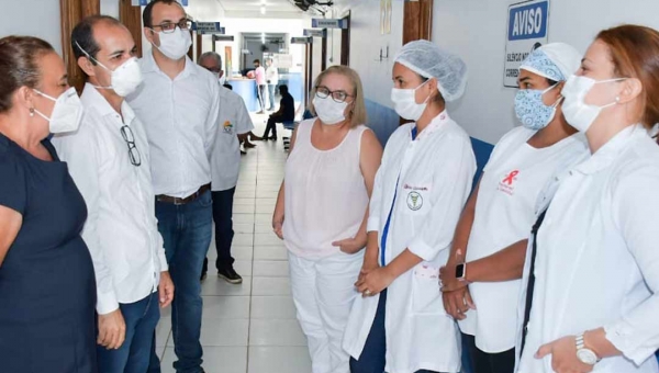 Prefeito Zequinha Lima sobre Dia do Enfermeiro: "Heróis existem na vida real"