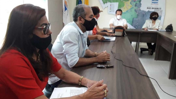 Prefeitura de Rio Branco recebe sindicatos para instituir comissão para tratar de assuntos de interesses da categoria