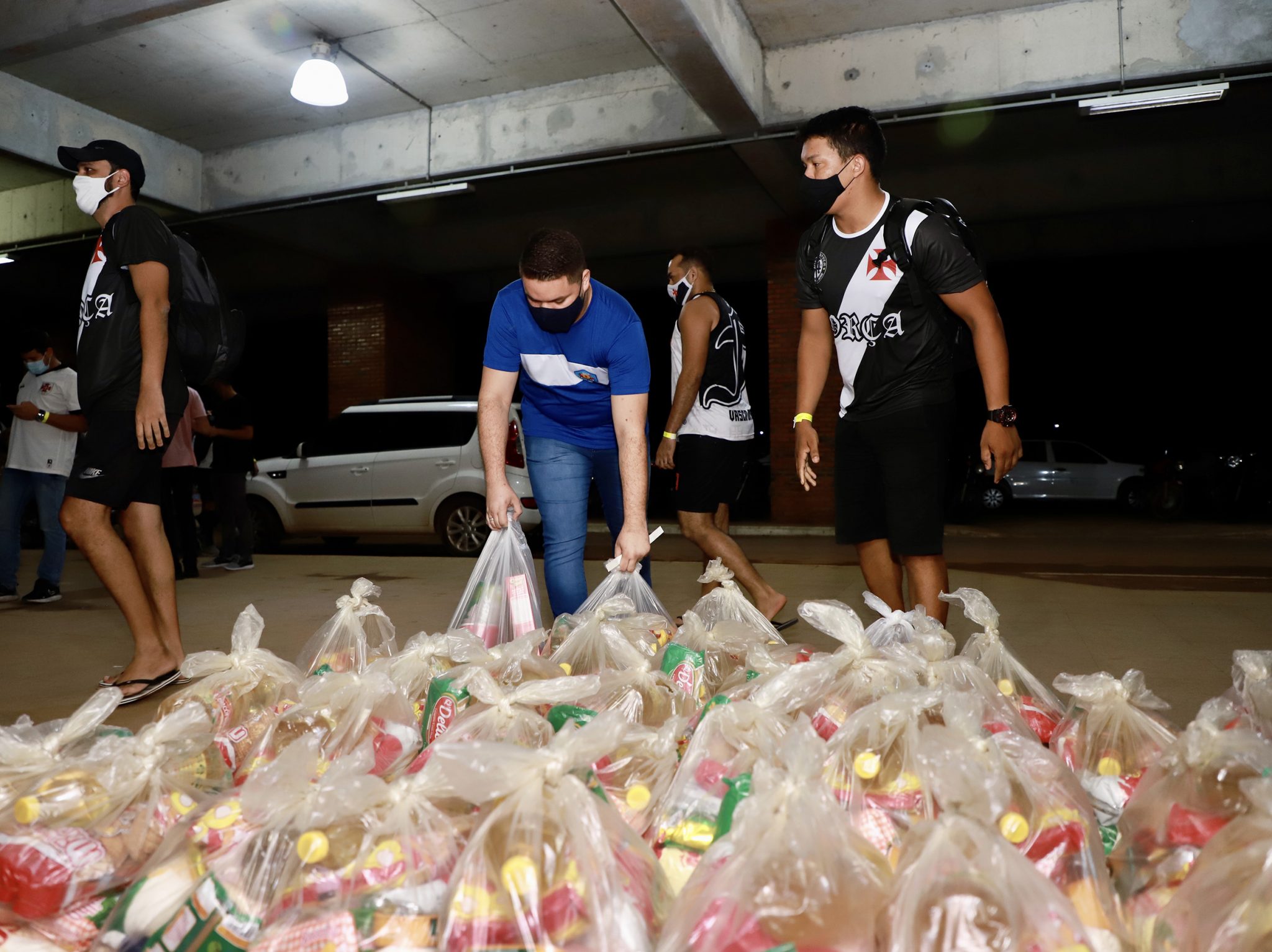 Futebol Solidário arrecada mais de uma tonelada de alimentos