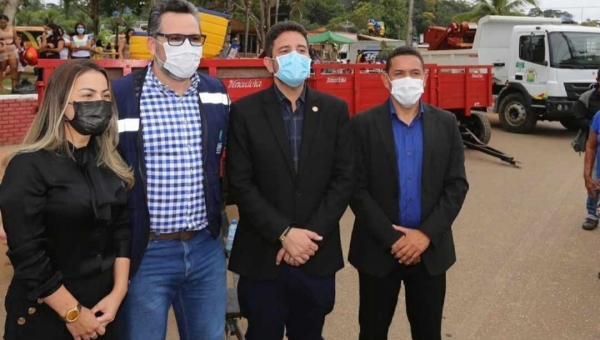 Deputado Alan Rick entrega patrulha mecanizada no município de Assis Brasil