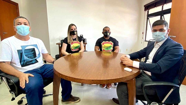 Presidente da Aleac recebe aprovados no cadastro de reserva da Polícia Civil