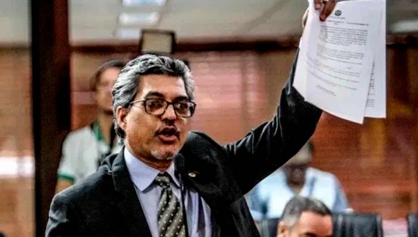 Plenário da Assembleia aprova projeto de Edvaldo que permite a contratação de médicos brasileiros formados no exterior