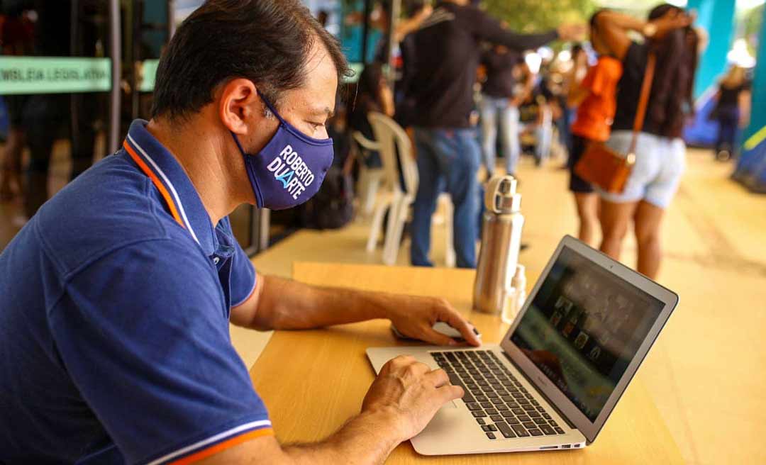 “Vem aqui na Assembleia Legislativa, senhor governador”, clama Duarte a Gladson