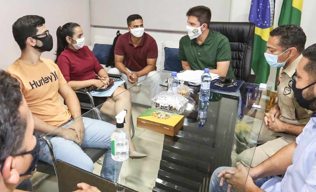 Gladson recebe representantes dos cadastros de reserva das Polícias Civil e Militar para encaminhamentos