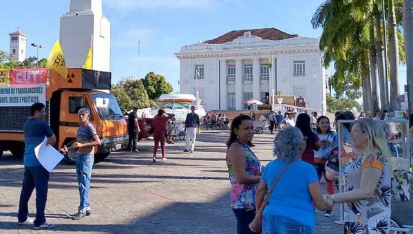 Servidores da Educação fazem vigília hoje em frente ao Palácio Rio Branco