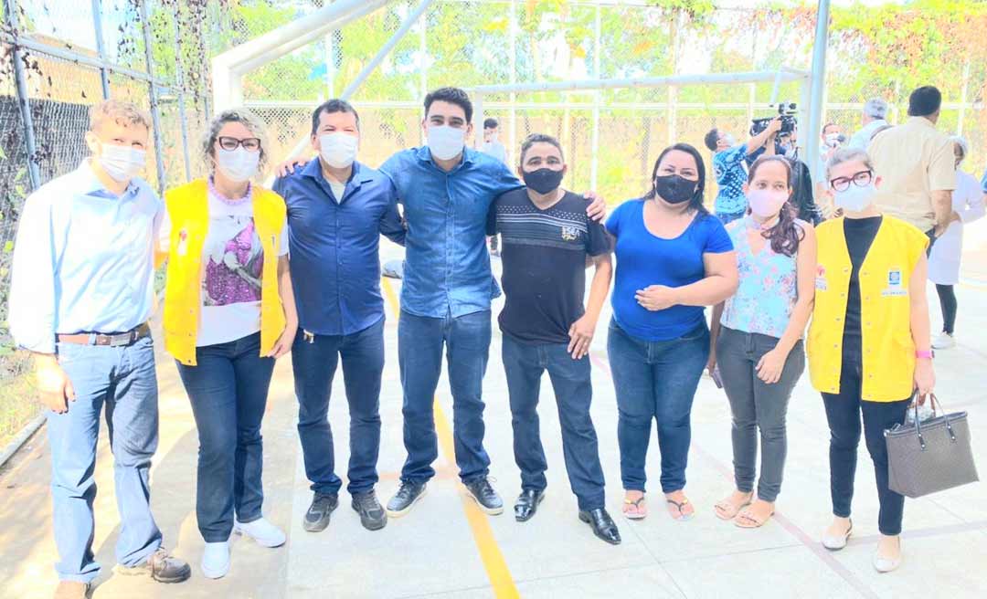 Vereador Samir Bestene comemora lançamento do Programa Saúde Itinerante na comunidade do Barro Vermelho