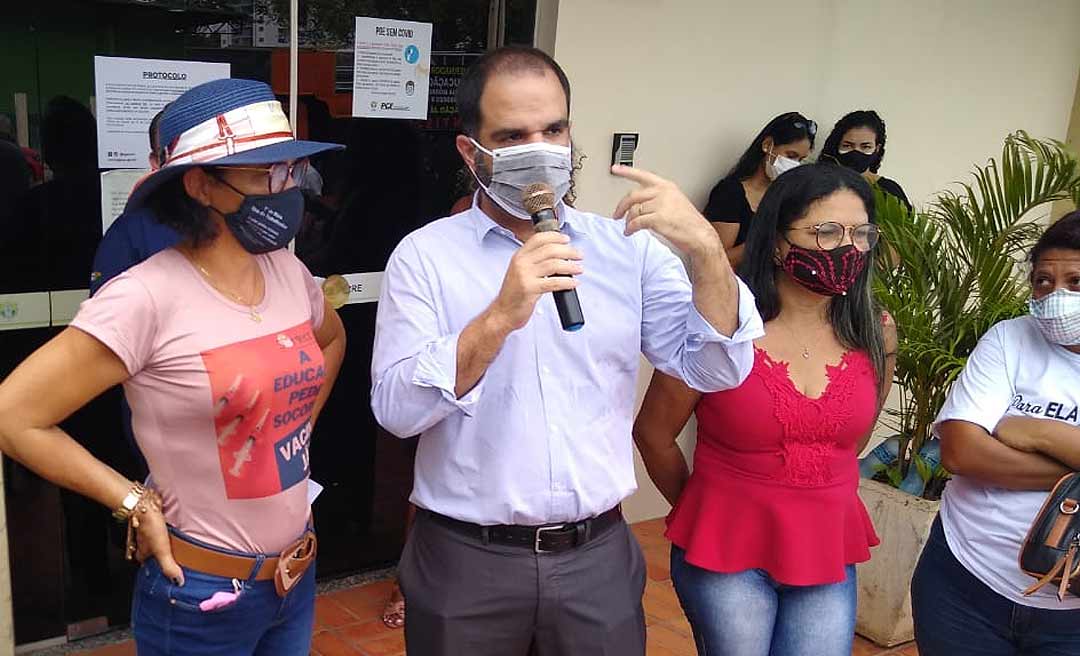 Grevistas da Educação deixam sede da PGE depois de serem informados que pedidos da classe ainda não foram protocolados no órgão