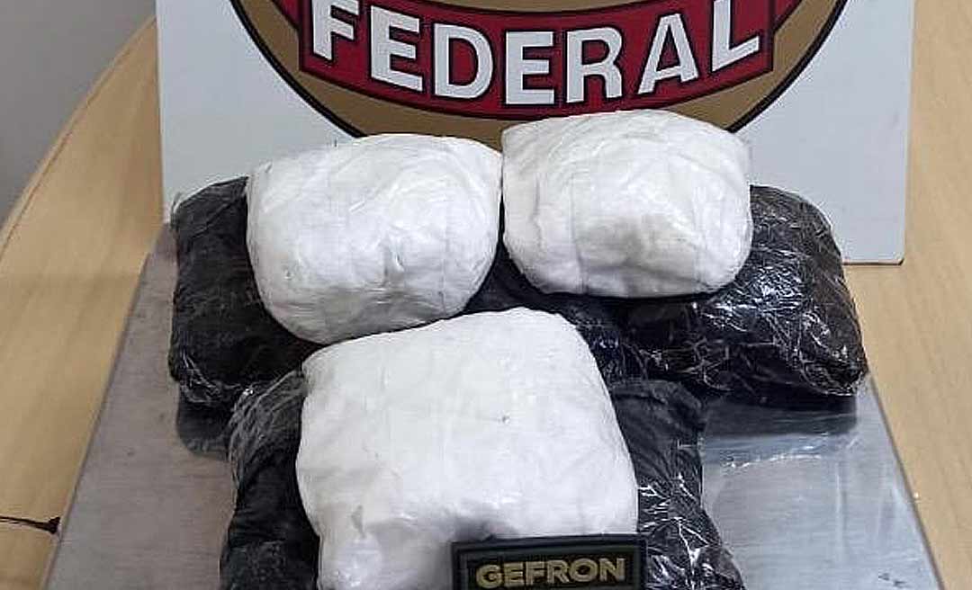 Operação conjunta prende casal do tráfico dentro de ônibus que faz a linha Assis Brasil/Rio Branco