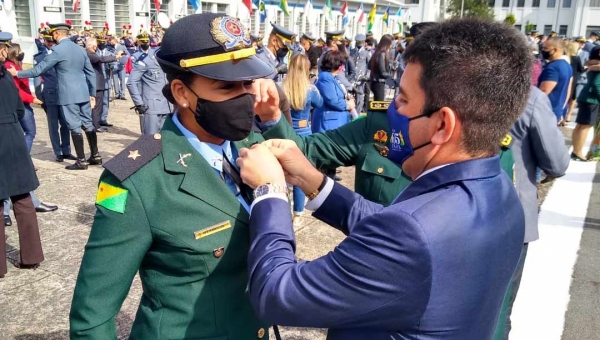 Em São Paulo, Gladson prestigia solenidade de formação de oficiais da PM do Acre