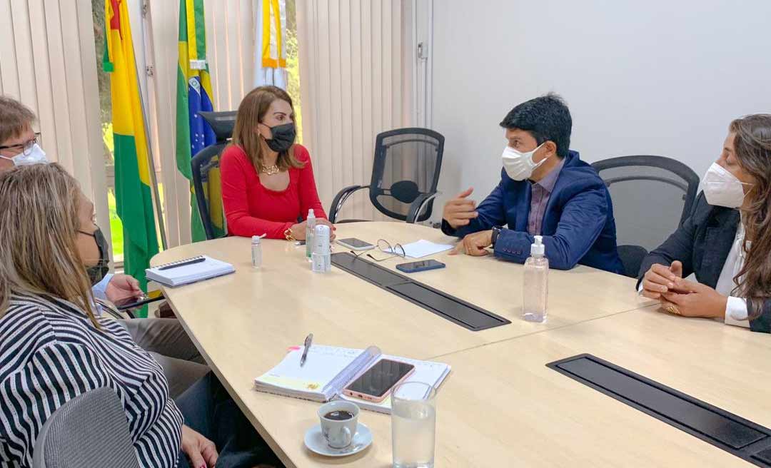 Jenilson e vereadora Neiva Badotti se reúnem com direção da UFAC para discutir sobre funcionamento do campus universitário do Alto Acre