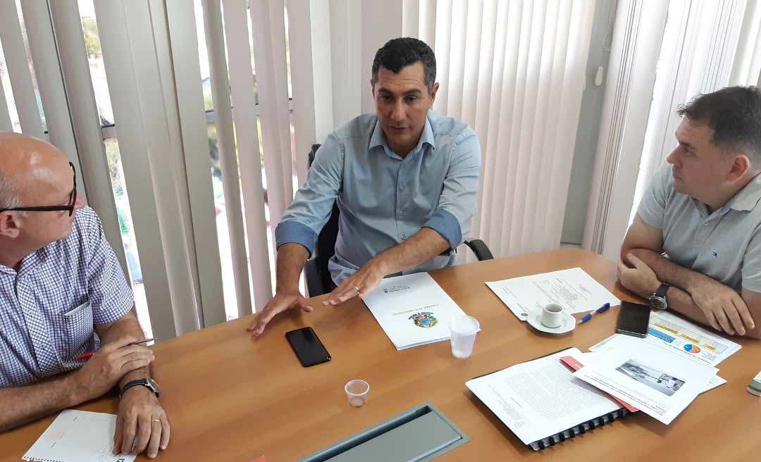 Jesus Sérgio celebra retorno do serviço de radioterapia na Unacon