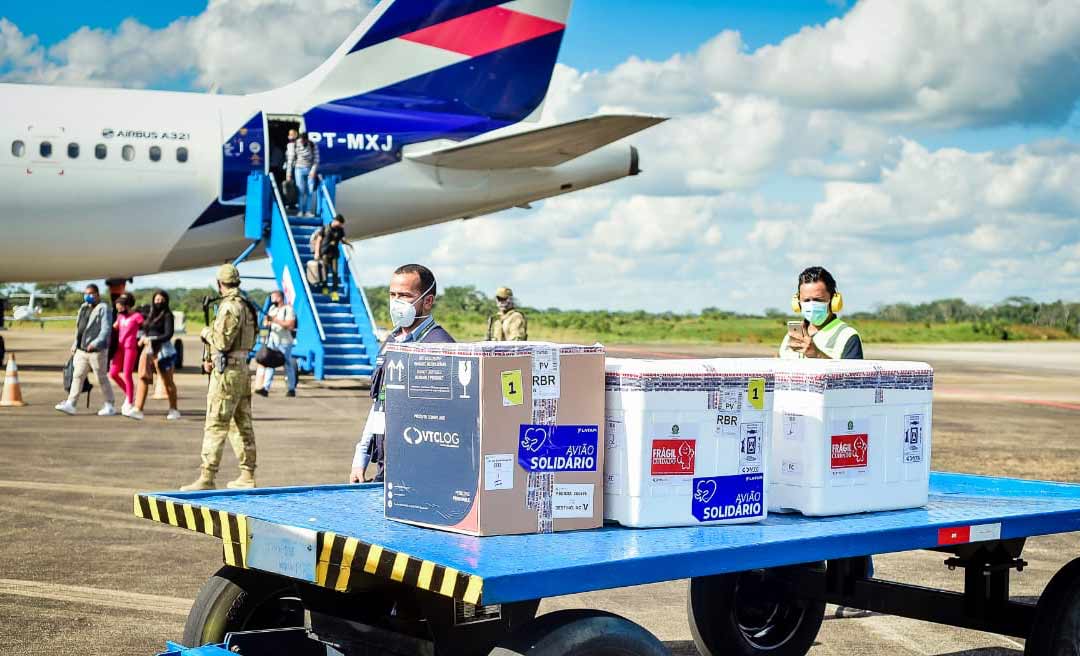 Mais dois lotes chegam ao Acre nesta quarta com 21,8 mil doses da Astrazeneca e Pfizer