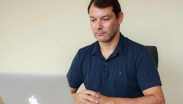 PL de Roberto Duarte propõe que agressores de animais paguem tratamento veterinário