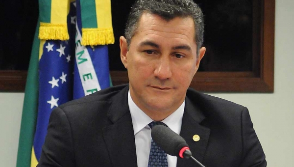 Jesus Sérgio convoca audiência pública para Aneel explicar aumento da tarifa de energia elétrica