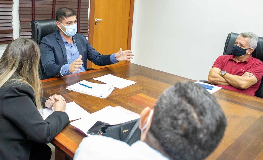 Nicolau Júnior recebe nova diretoria do sindicato dos servidores da Aleac