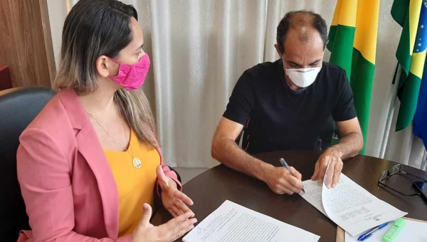 Em Cruzeiro do Sul, prefeitura e estado celebram parceria para salvar vidas no trânsito