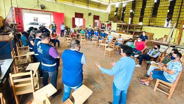 Governo avança no processo de regularização e concessão dos polos moveleiros do Estado