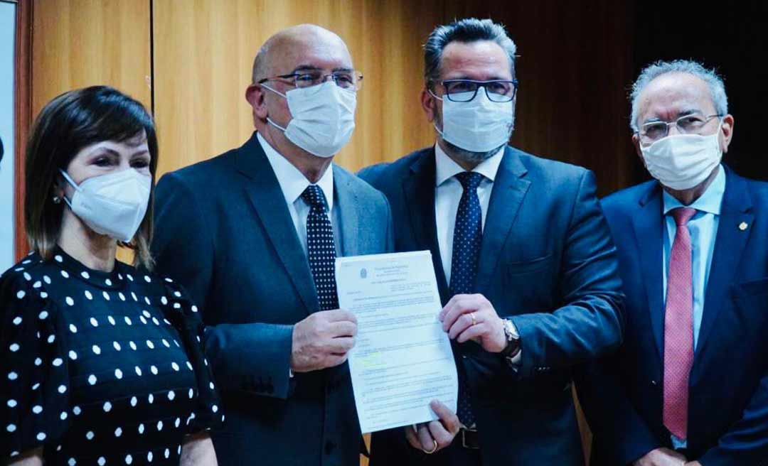 Em reunião com o ministro da Educação e presidente do INEP, Alan Rick pede cumprimento da Lei do Revalida