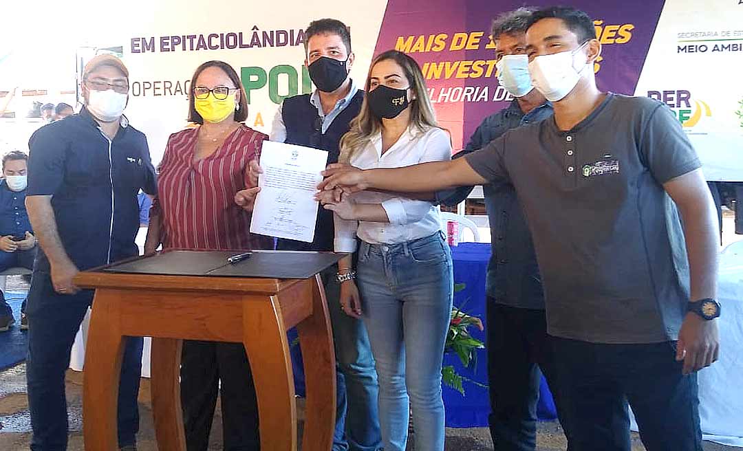 Gladson assina ordem de serviço de R$ 21 milhões para recuperação de ramais em Epitaciolândia e Brasiléia e vistoria obras na Estrada Velha