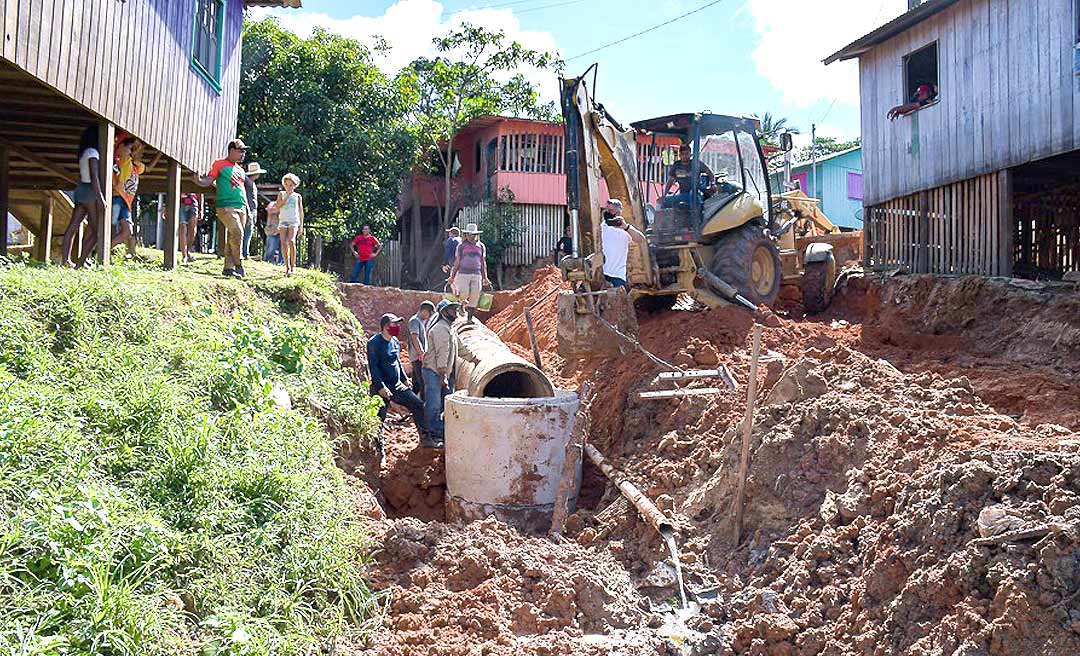 Prefeitura de Cruzeiro do Sul inicia serviços de drenagem no bairro do Cruzeirinho Novo