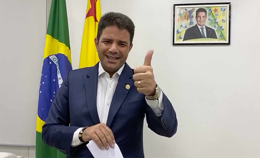 Para evitar greve, Gladson anuncia benefícios aos servidores da Saúde; Sindicato diz que anúncio não contempla principais pautas