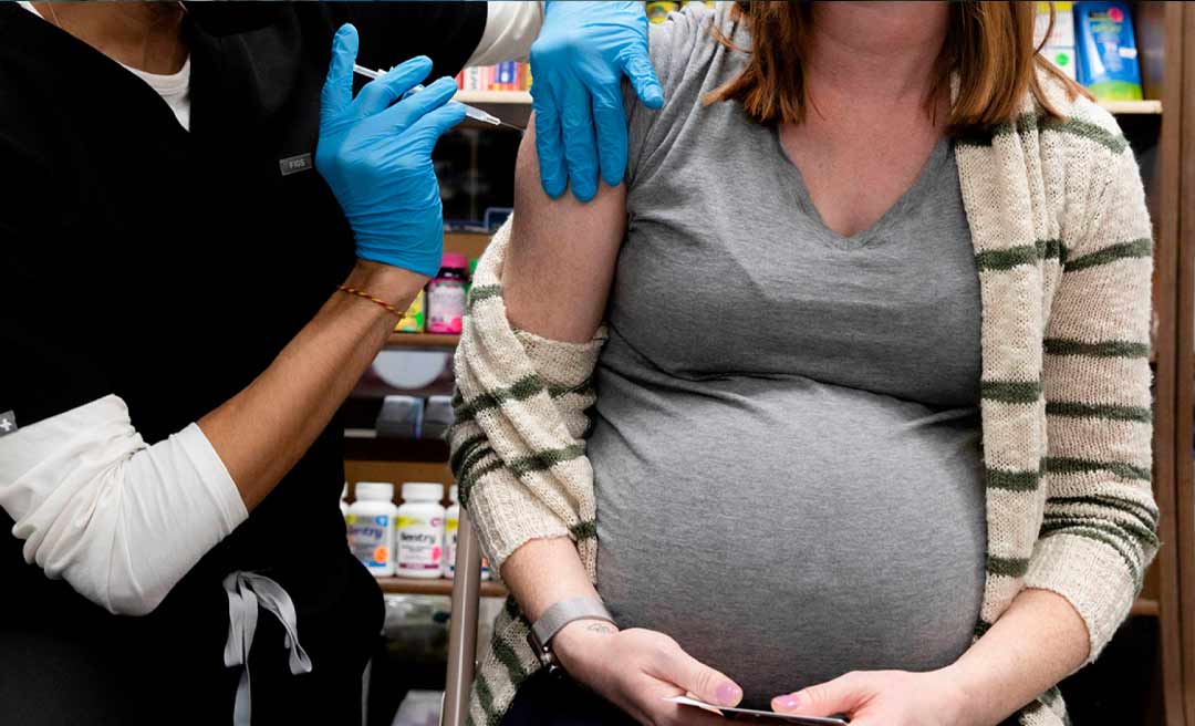 Justiça Federal atende pedido do MP e grávidas e puérperas sem comorbidades devem voltar a ser vacinadas em 48h no Acre