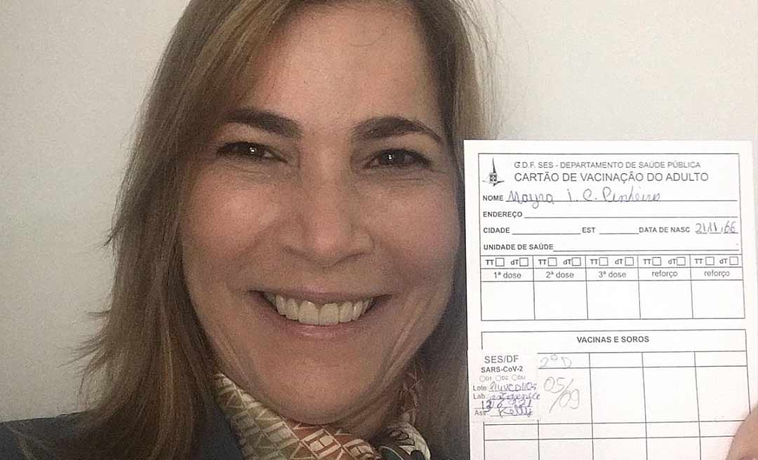 Capitã Cloroquina é ironizada nas redes após celebrar vacinação: 'Parou o tratamento precoce?'