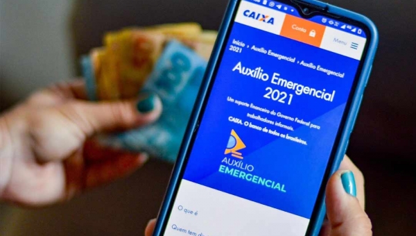 Caixa paga 3ª parcela do auxílio para nascidos em fevereiro e março