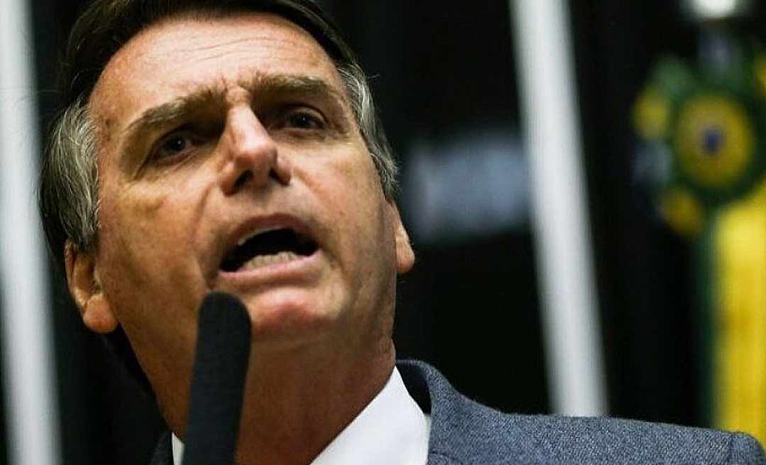 Presidente Jair Bolsonaro faz alusão a Lula e diz que "só na fraude o nove dedos volta"