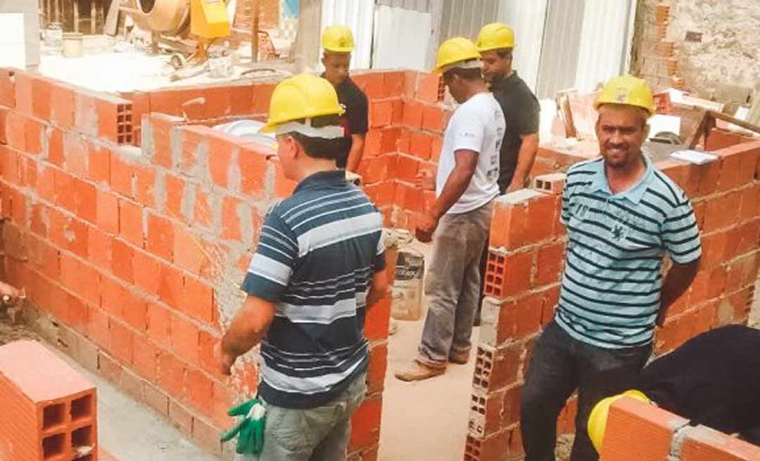 Número de Trabalhadores da Indústria de Construção no Acre caiu quase 60%, diz IBGE