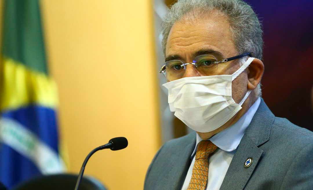 Avião com 1,5 milhão de doses da Janssen chega amanhã, diz ministro