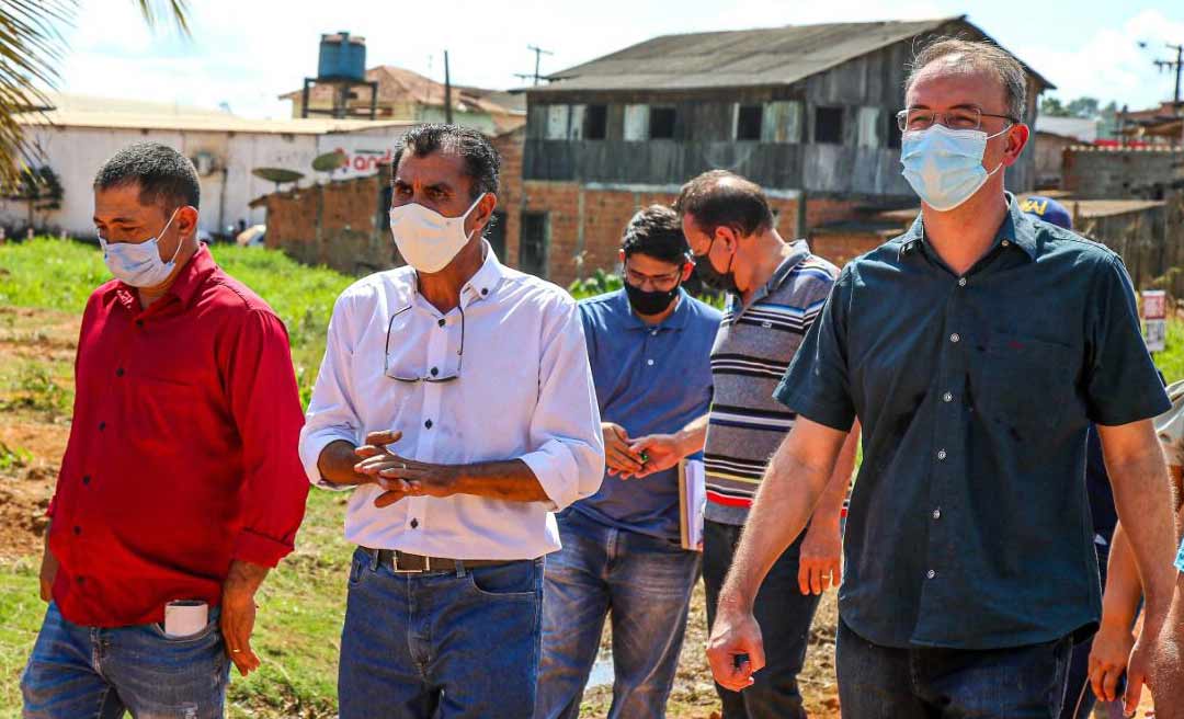 Com emenda de Leo de Brito, Porto Acre inicia pavimentação de avenida na Vila do V