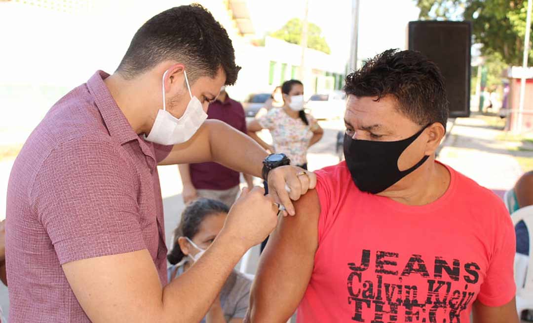 Tarauacá começa a vacinar pessoas a partir dos 25 anos contra a covid-19