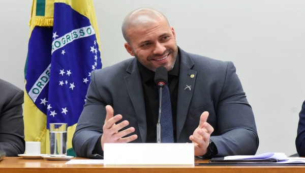 Após ordem do STF, Daniel Silveira é preso por violar uso de tornozeleira