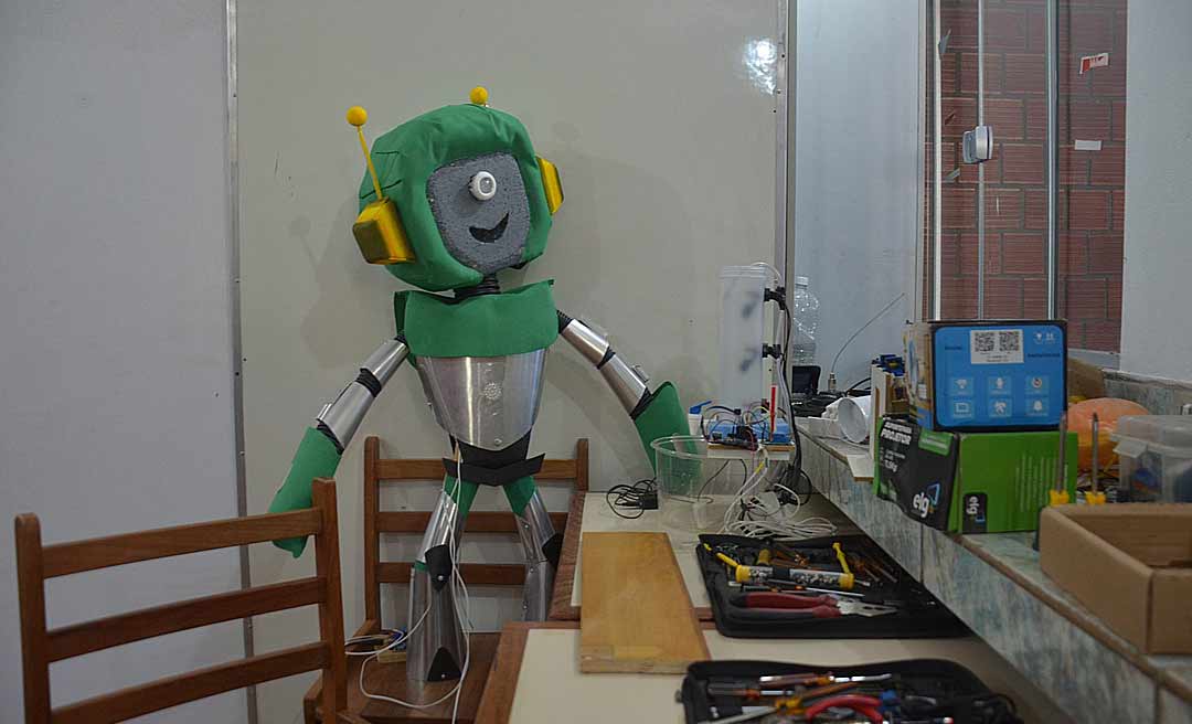 Educação planeja criação de um clube de robótica das escolas públicas do Acre