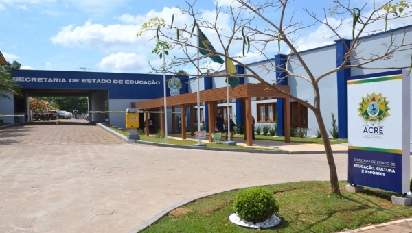 Educação convoca 170 professores do cadastro de reserva