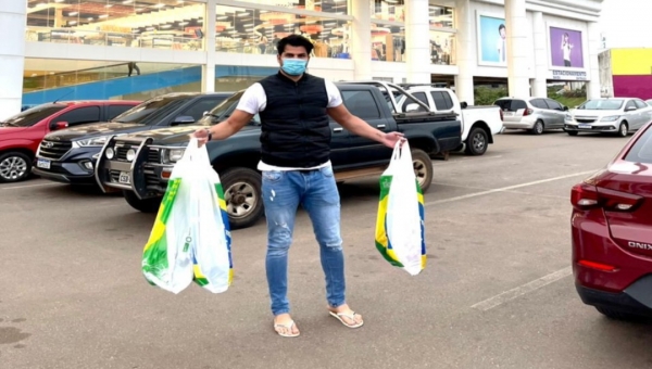 Marcelo Bimbi faz campanha para compra de agasalhos para pessoas que vivem em situação de rua em Rio Branco