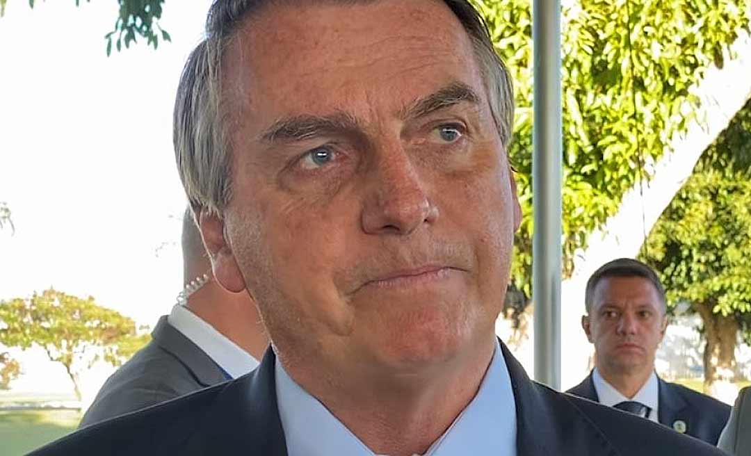 Bolsonaro acusa STF de tirar Lula da cadeia "para ele ser presidente na fraude"