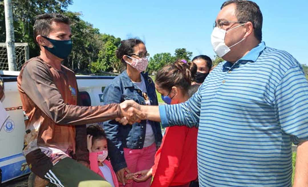 No Cazumbá, Mazinho Serafim dispara que Gladson “infelizmente levou as máquinas embora”