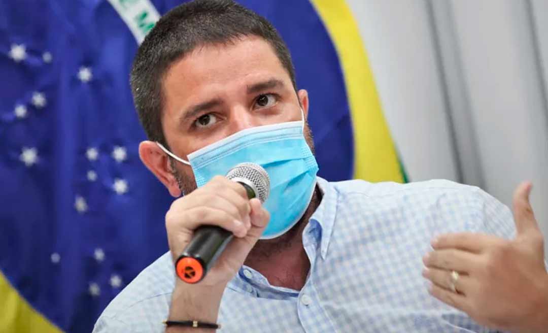 Gladson cumpriu poucas promessas de seu plano, diz G1; governo afirma que pandemia impediu execuções e petista cutuca