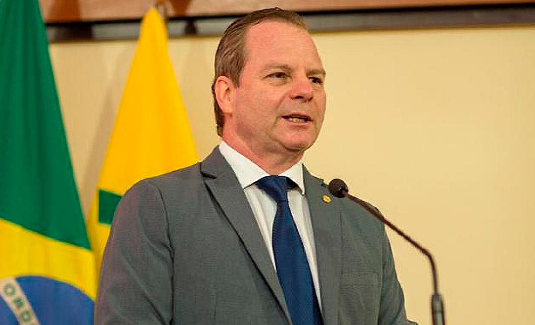 Pedro Longo comenta liderança de Gladson em pesquisa: "A população está satisfeita com sua forma humana e sincera de governar"