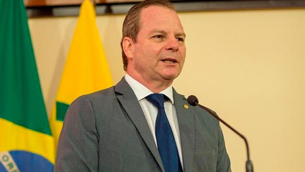 Pedro Longo comenta liderança de Gladson em pesquisa: "A população está satisfeita com sua forma humana e sincera de governar"