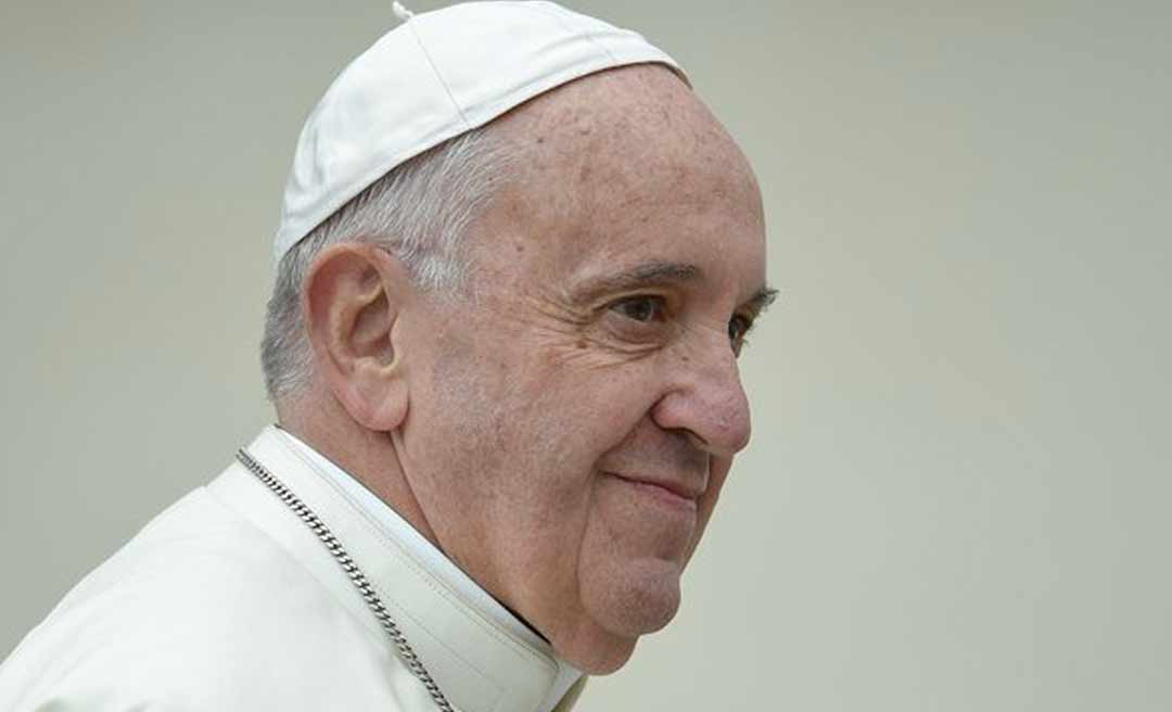 Papa Francisco será submetido a cirurgia, informa Vaticano