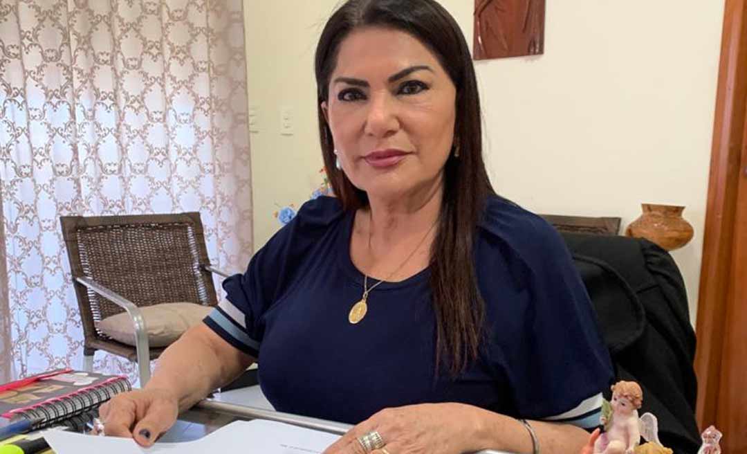 “Não sei que cobra venenosa está dentro deste caixote do tomógrafo que ninguém tem coragem de abrir”, diz Antonia Sales