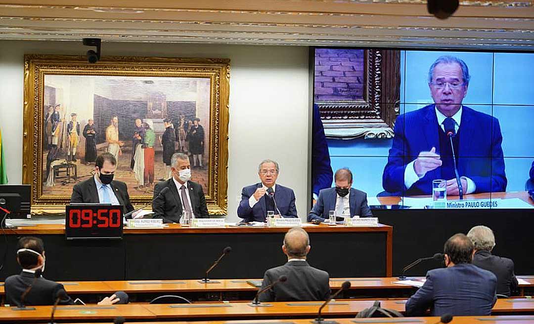 Leo de Brito questiona Paulo Guedes sobre política econômica do governo Bolsonaro